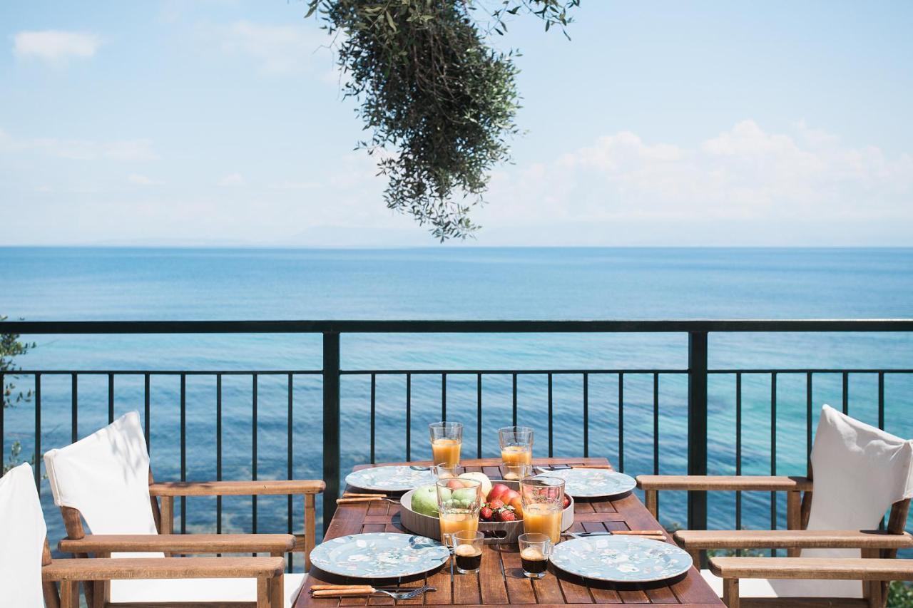 Villa Paul Seafront House Mesongí Exterior foto