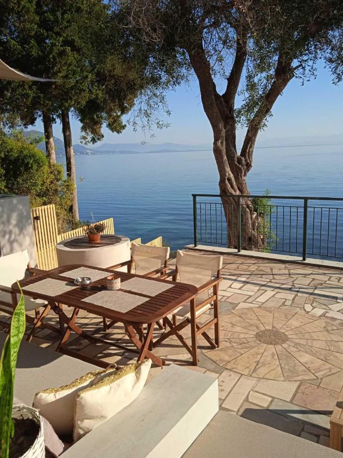 Villa Paul Seafront House Mesongí Exterior foto