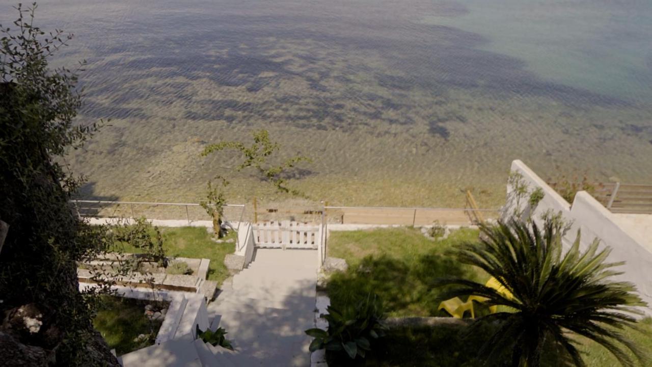 Villa Paul Seafront House Mesongí Exterior foto
