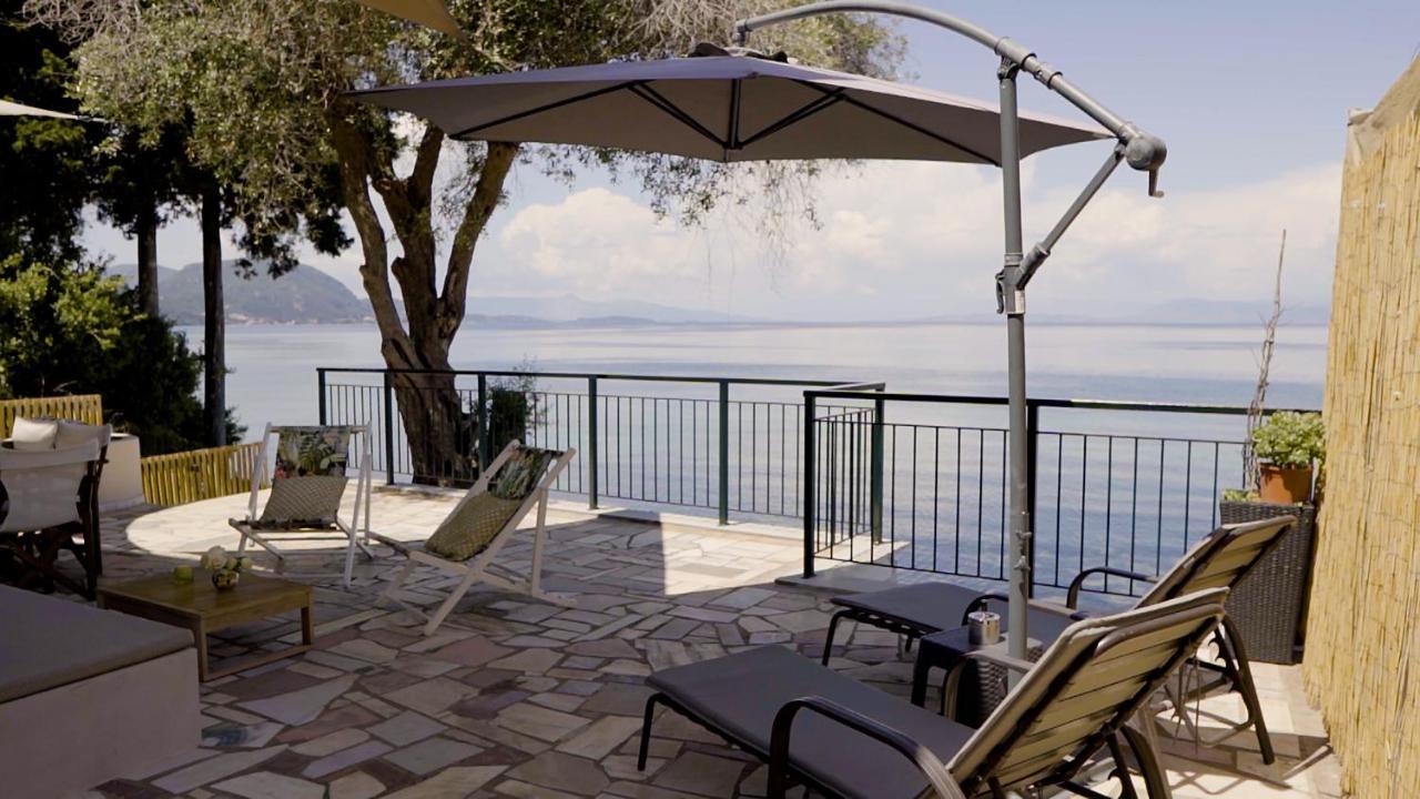 Villa Paul Seafront House Mesongí Exterior foto