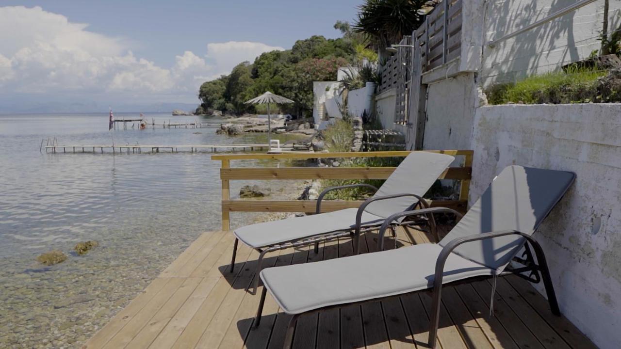 Villa Paul Seafront House Mesongí Exterior foto