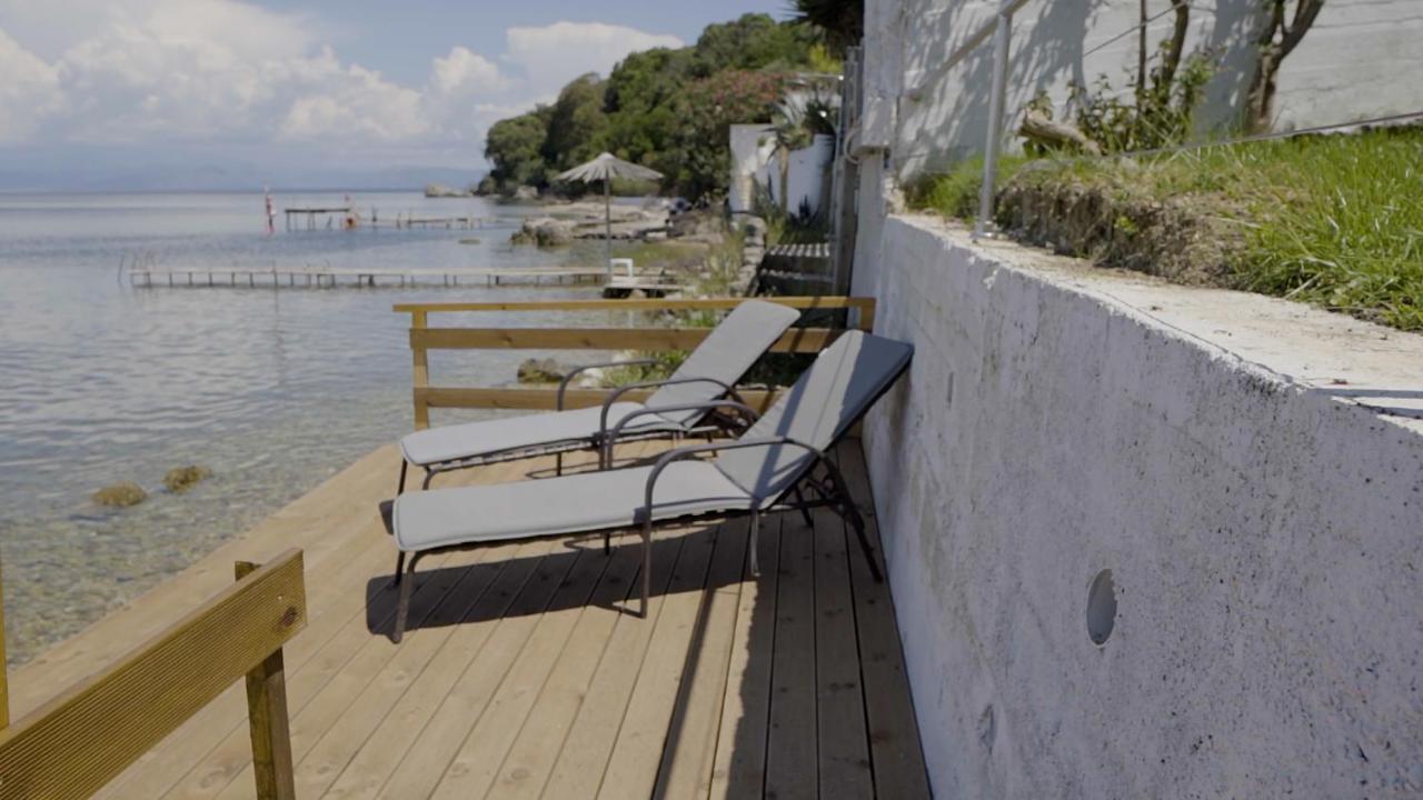 Villa Paul Seafront House Mesongí Exterior foto