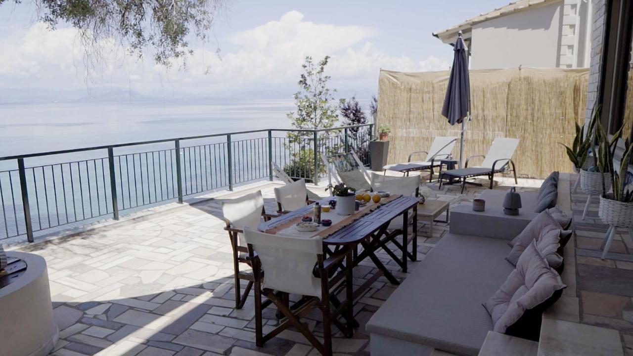 Villa Paul Seafront House Mesongí Exterior foto