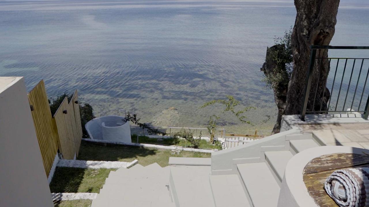 Villa Paul Seafront House Mesongí Exterior foto