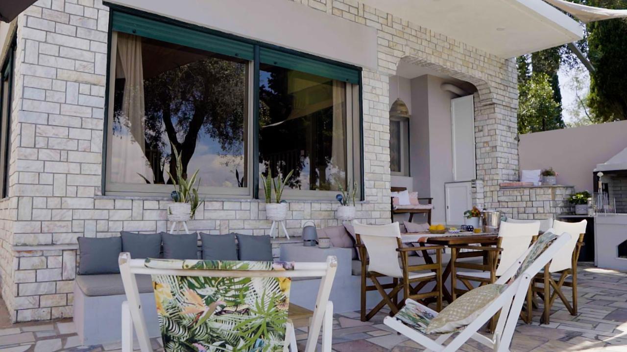Villa Paul Seafront House Mesongí Exterior foto