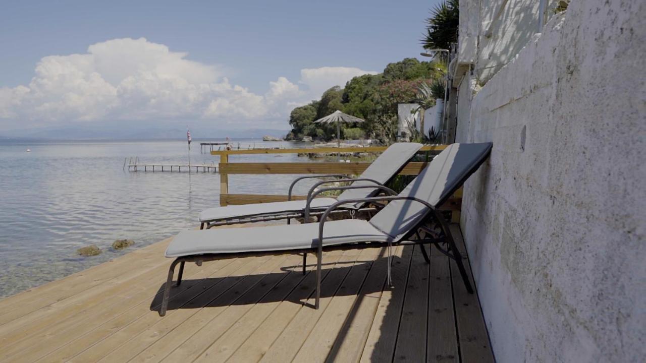 Villa Paul Seafront House Mesongí Exterior foto